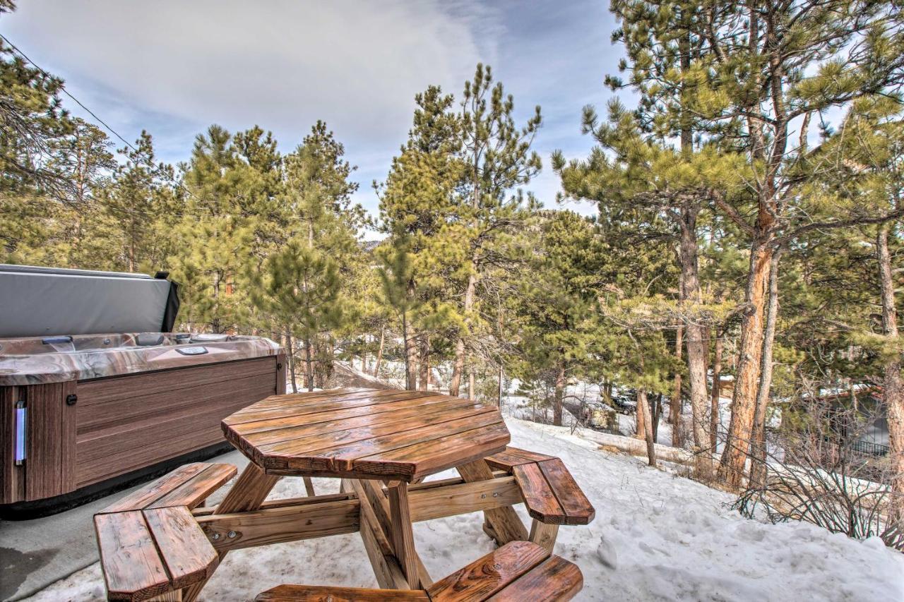 Luxe Updated Home With Grill And Hot Tub 4 Mi To Rmnp Estes Park Kültér fotó